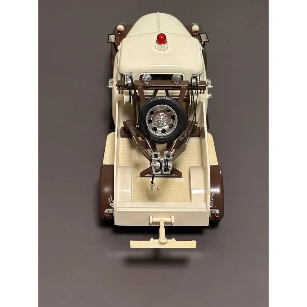 Jada Silver 1953 Chevy Wrecker 1/24 Thunder Towing 